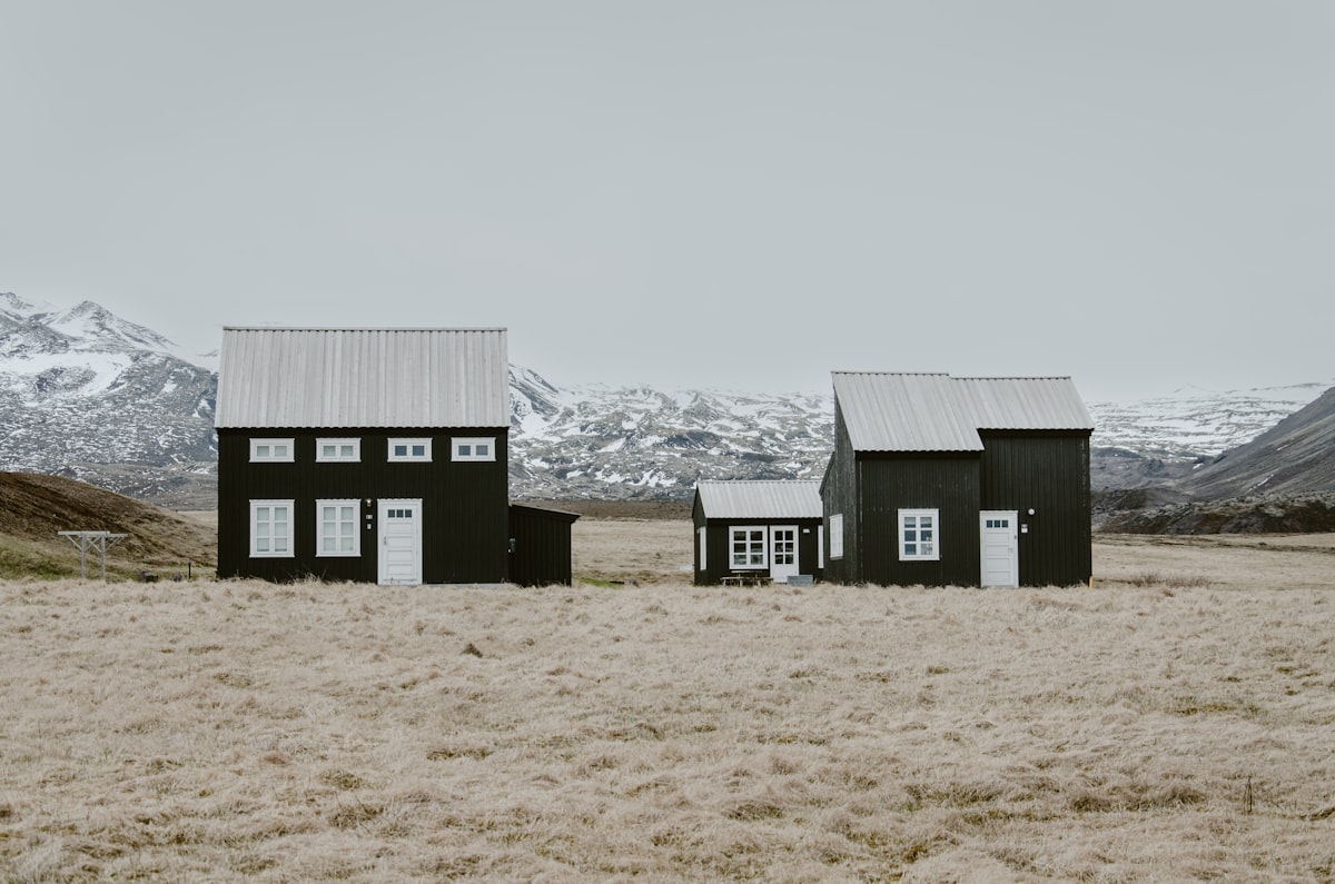 Tiny House vs. Traditional Home: Which is Better?